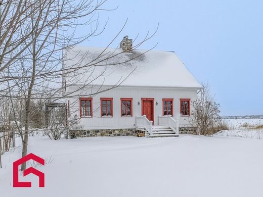 منزل ريفي ﻓﻲ Saint-Marc-sur-Richelieu, Montérégie