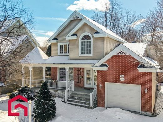 Country House in Otterburn Park, Montérégie