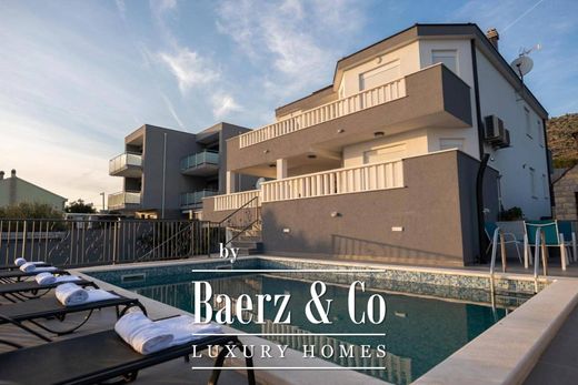 Casa adosada en Donji Seget, Seget