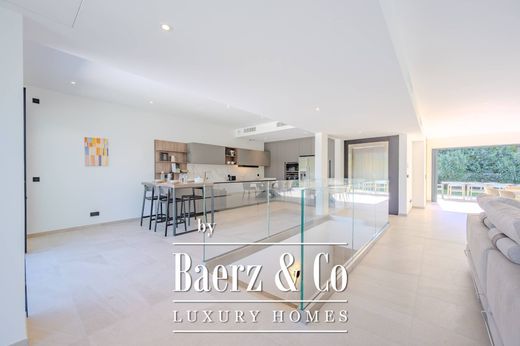 Apartment / Etagenwohnung in Saint-Tropez, Var