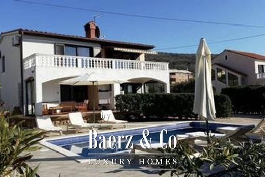 Punat, Primorsko-Goranskaのタウンハウス