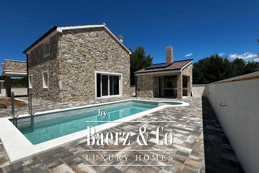 Villa in Vrsi, Zadar