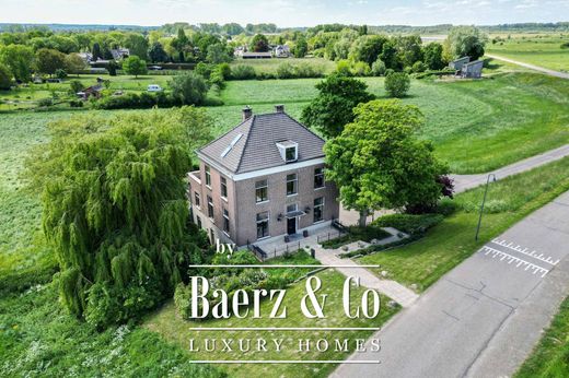 Villa en Millingen aan de Rijn, Gemeente Berg en Dal