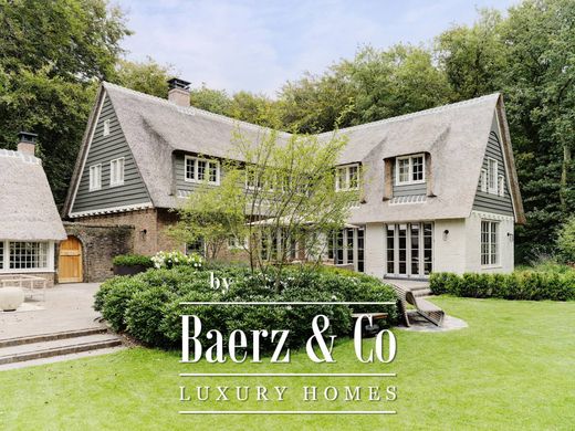 Villa in Bergen, North Holland