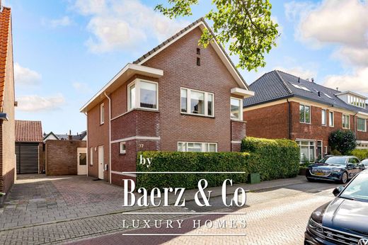 Mansion in Bussum, Gooise Meren