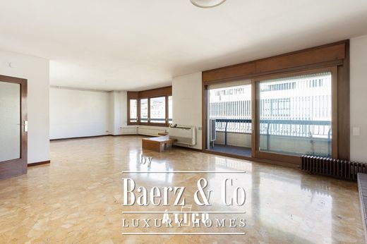 Apartment / Etagenwohnung in Barcelona, Provinz Barcelona