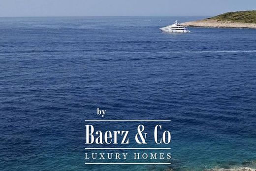 Willa w Hvar, Grad Hvar