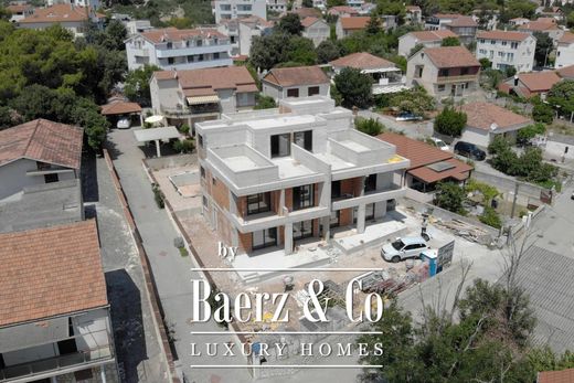 Twee-onder-een-kapwoning in Tisno, Sibenik-Knin