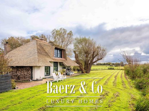 Villa in Warmenhuizen, Gemeente Schagen