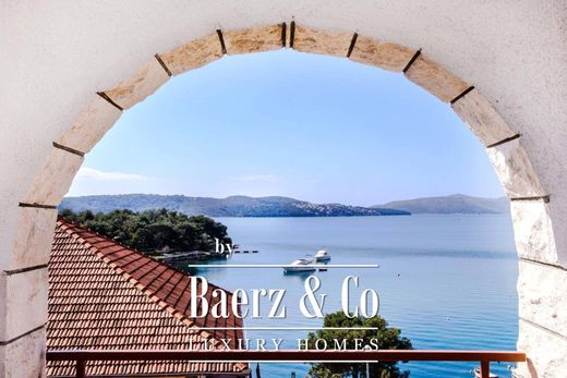 Stadswoning in Okrug Donji, Okrug