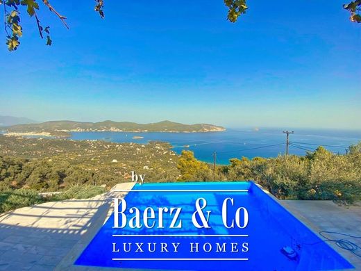 Dom jednorodzinny w Galatás, Nomós Piraiós