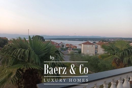 Townhouse in Malinska, Malinska-Dubašnica