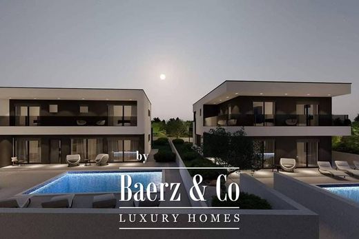 Villa à Svetvinčenat, Istria