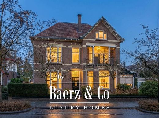 Villa in Apeldoorn, Gemeente Apeldoorn