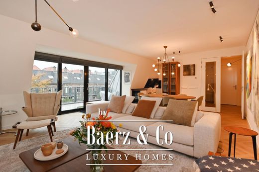 Apartment / Etagenwohnung in Den Haag, Gemeente Den Haag