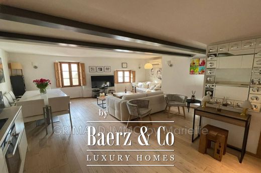 Apartment / Etagenwohnung in Saint-Tropez, Var