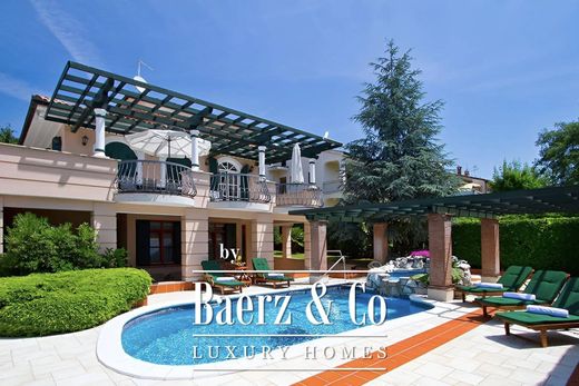 Villa for sale in Poreč
