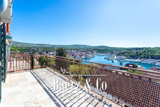 تاون هاوس ﻓﻲ Milna, Split-Dalmatia