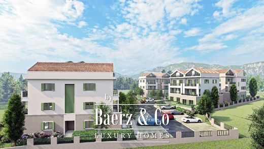 Attico a Teodo, Tivat