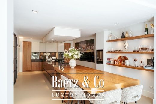 Lüks ev Amsterdam, Gemeente Amsterdam