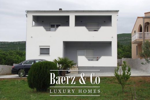 Casa di città a Obrovac, Zadar