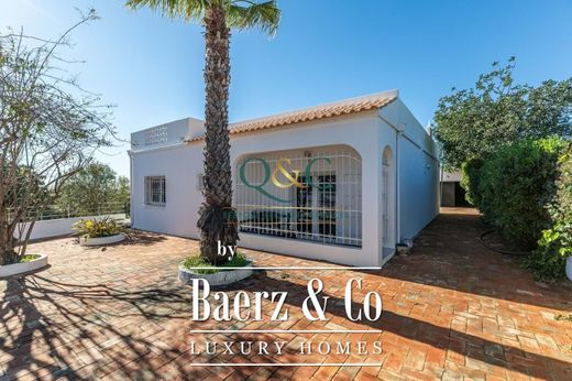 Villa a Loulé (São Clemente e São Sebastião), Loulé