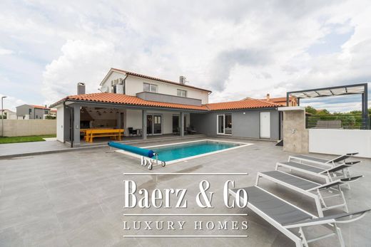 ‏בית בעיר ב  Svetvinčenat, Istria