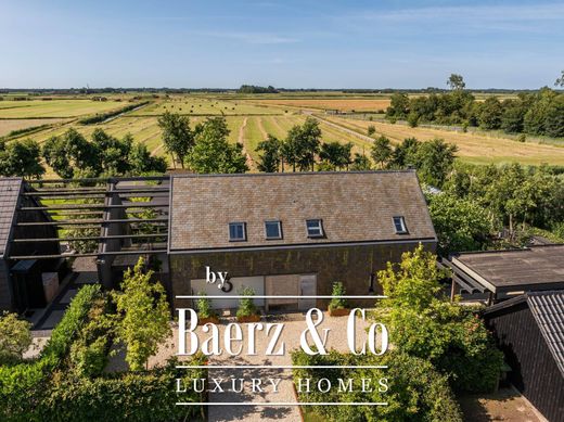 빌라 / Bergen, Gemeente Bergen