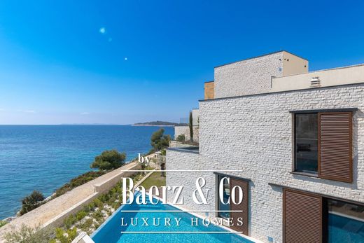 Villa for sale in Primošten