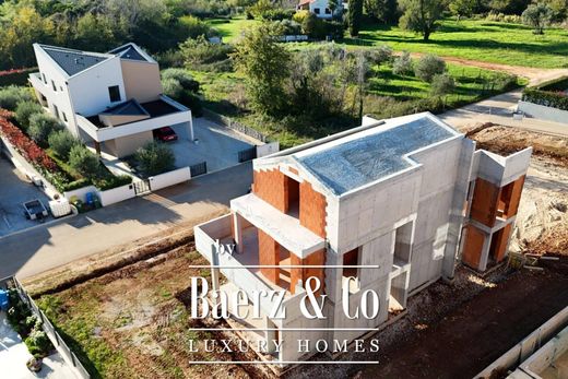 Villa Plurifamiliare a Parenzo, Grad Poreč