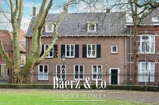 Apartment in 's-Hertogenbosch, Gemeente 's-Hertogenbosch
