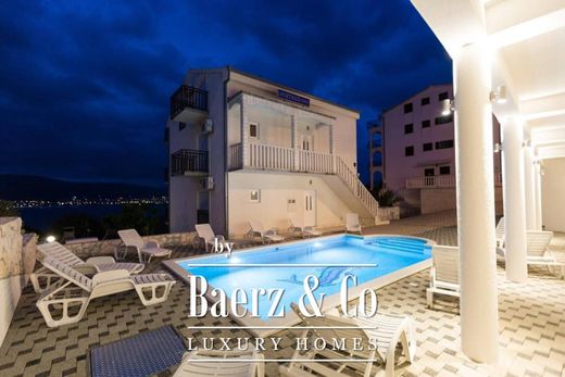 Stadswoning in Okrug Donji, Okrug