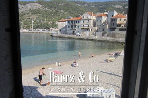 ‏בית בעיר ב  Komiža, Town of Komiža