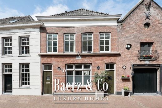 Mansion in 's-Hertogenbosch, Gemeente 's-Hertogenbosch