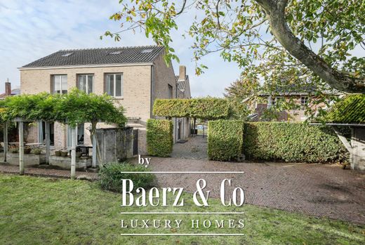 Villa in 's-Hertogenbosch, Gemeente 's-Hertogenbosch