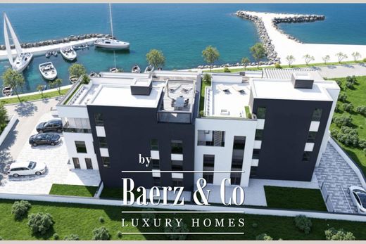 Apartment / Etagenwohnung in Nin, Zadar