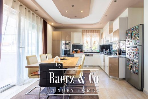 Stadswoning in Okrug Donji, Okrug