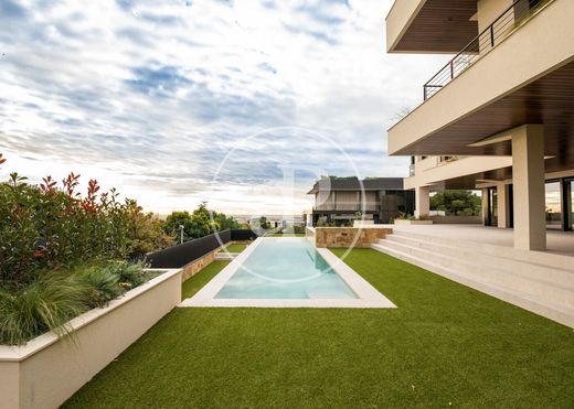 Villa for rent per month in Barcelona