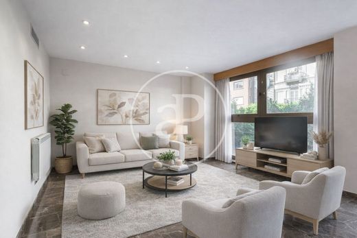 Apartment / Etagenwohnung in Valencia, Provinz Valencia