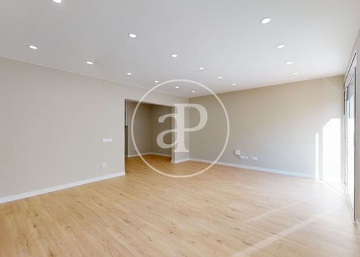 Apartment / Etagenwohnung in Barcelona, Provinz Barcelona