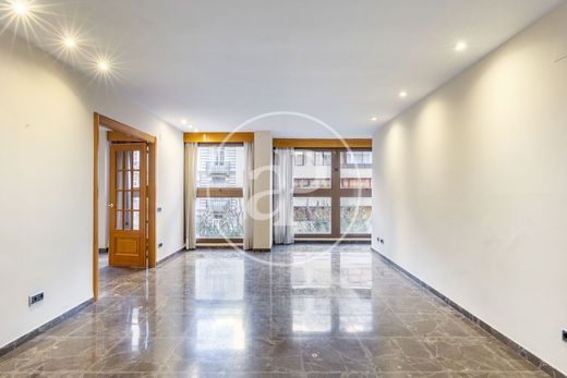 Apartment / Etagenwohnung in Valencia, Provinz Valencia