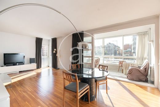 Apartment / Etagenwohnung in Barcelona, Provinz Barcelona