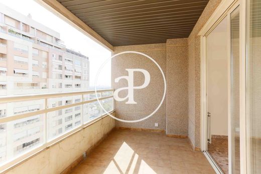 Apartment / Etagenwohnung in Valencia, Provinz Valencia