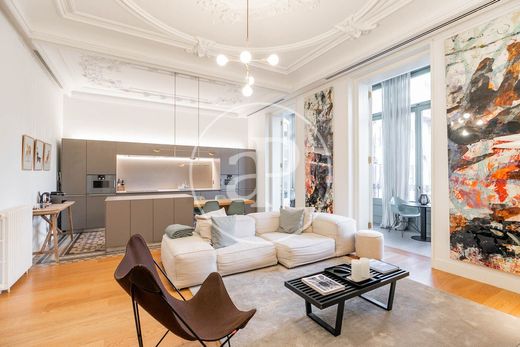 Apartment / Etagenwohnung in Barcelona, Provinz Barcelona