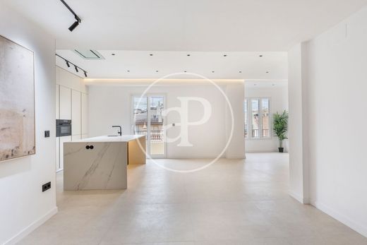 Apartment / Etagenwohnung in Valencia, Provinz Valencia