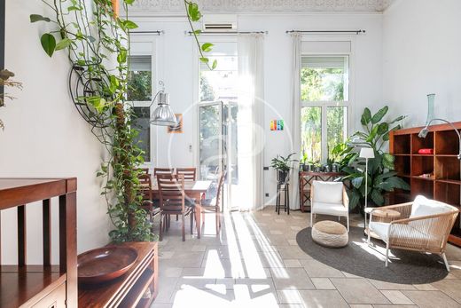 Apartment / Etagenwohnung in Barcelona, Provinz Barcelona