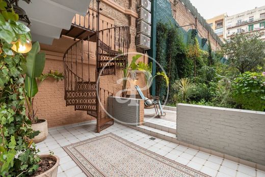 Apartment / Etagenwohnung in Barcelona, Provinz Barcelona