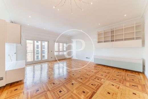 Apartment / Etagenwohnung in Madrid, Provinz Madrid