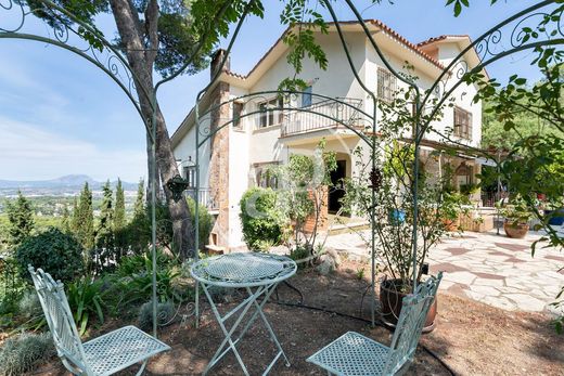 Вилла, Sant Cugat del Vallès, Província de Barcelona