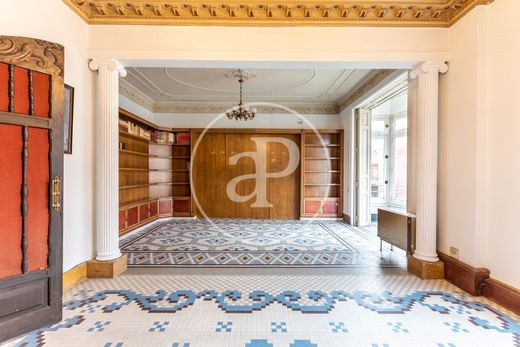 Apartment / Etagenwohnung in Valencia, Provinz Valencia